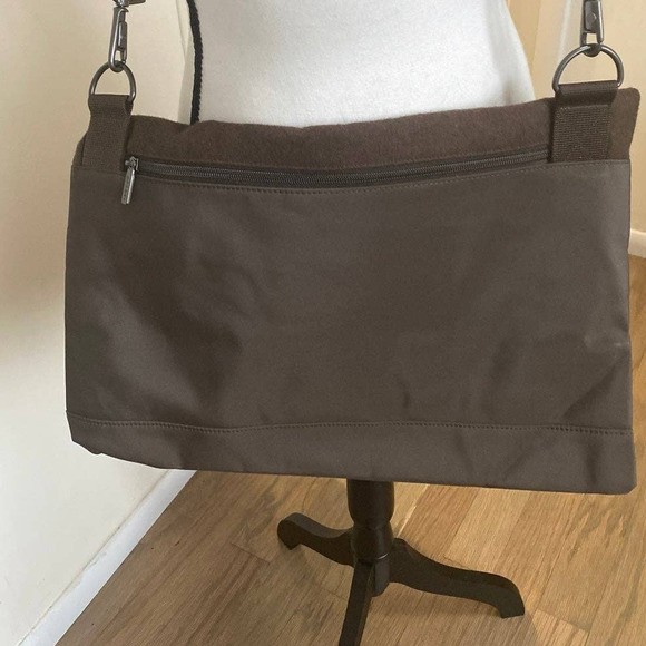 KANGOL Large Khaki Folded Messenger Crossbody Bag - Picture 2 of 8